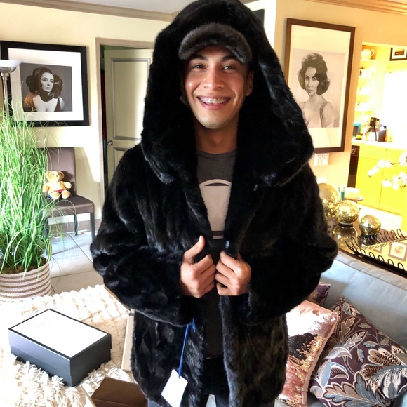 Men’s Natural Real Mink Coat with Detachable Hood - Picture 3 of 5